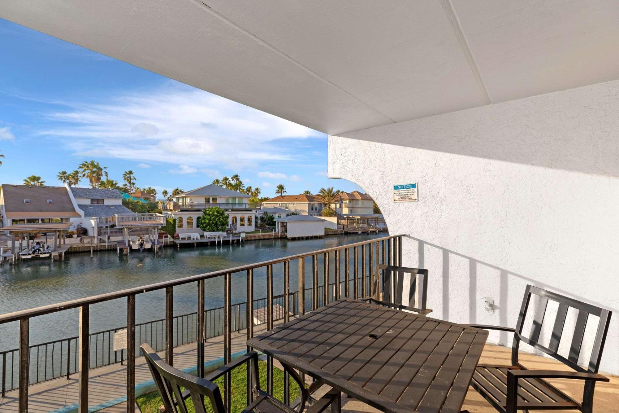 Windwater Hotel And Marina South Padre Island Exterior photo