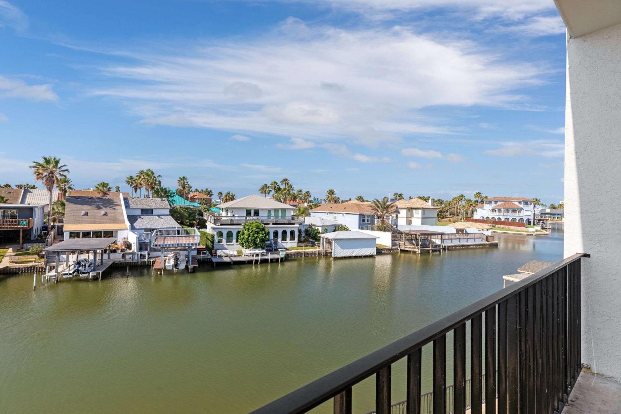 Windwater Hotel And Marina South Padre Island Exterior photo