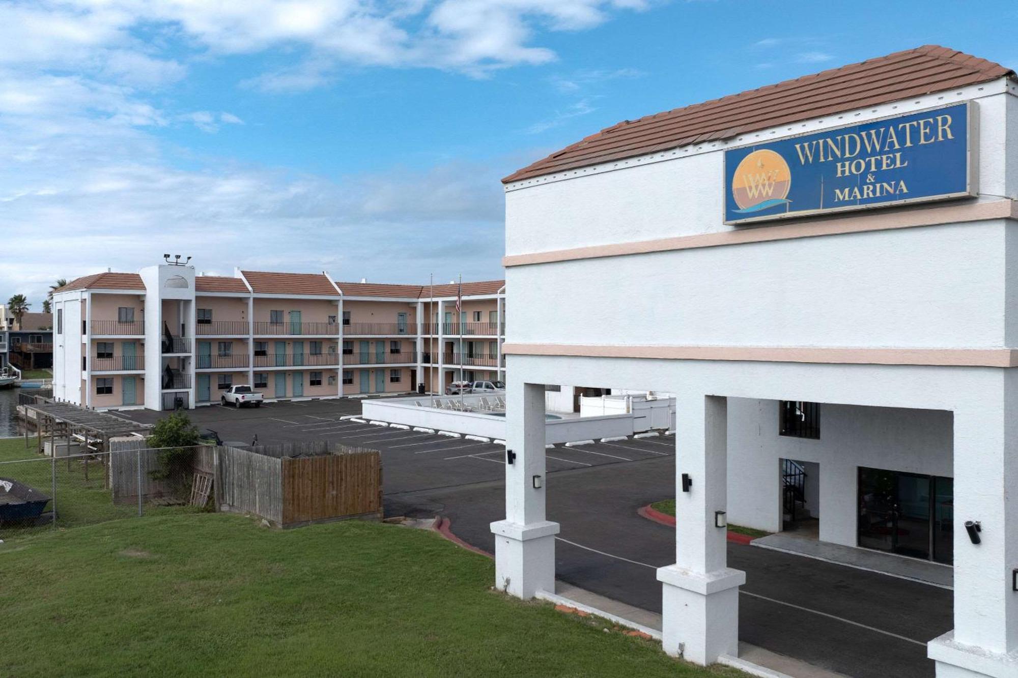 Windwater Hotel And Marina South Padre Island Exterior photo