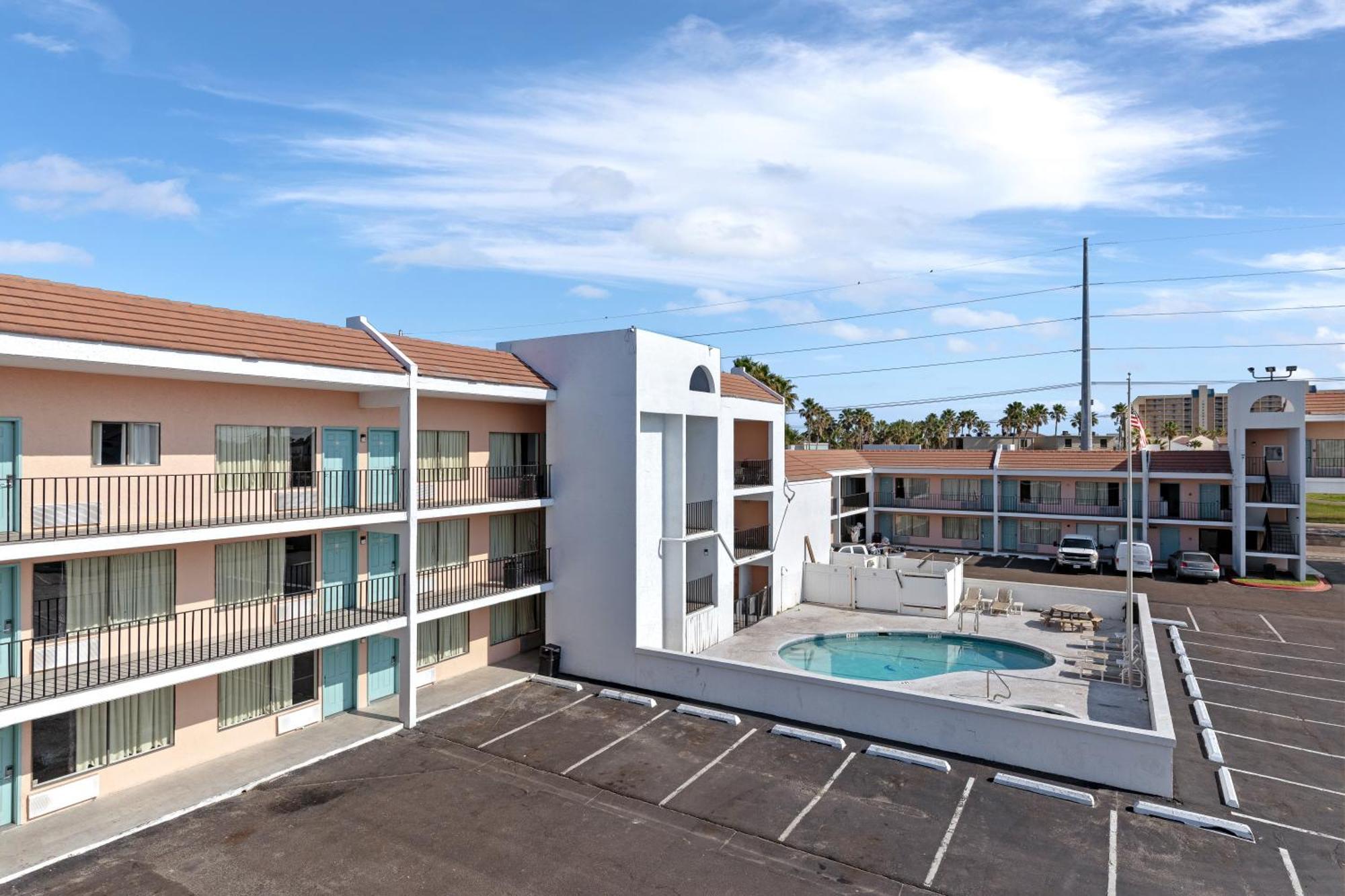 Windwater Hotel And Marina South Padre Island Exterior photo