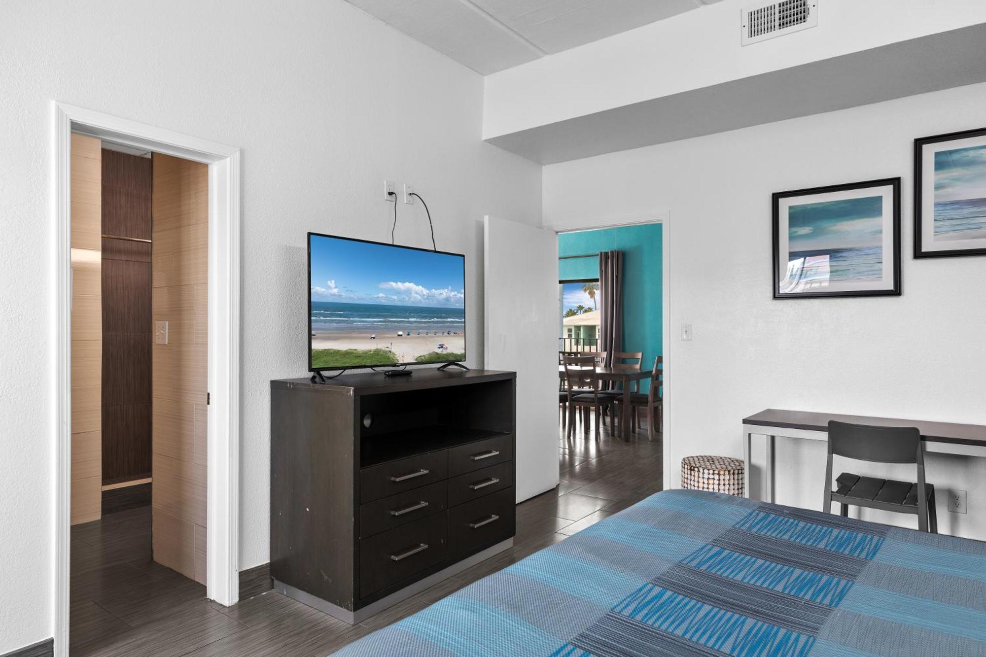 Windwater Hotel And Marina South Padre Island Room photo