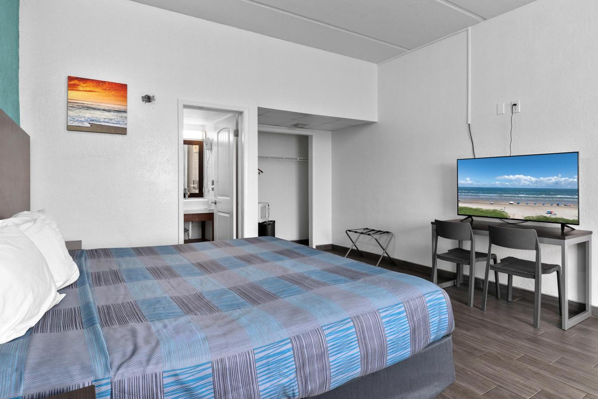 Windwater Hotel And Marina South Padre Island Room photo